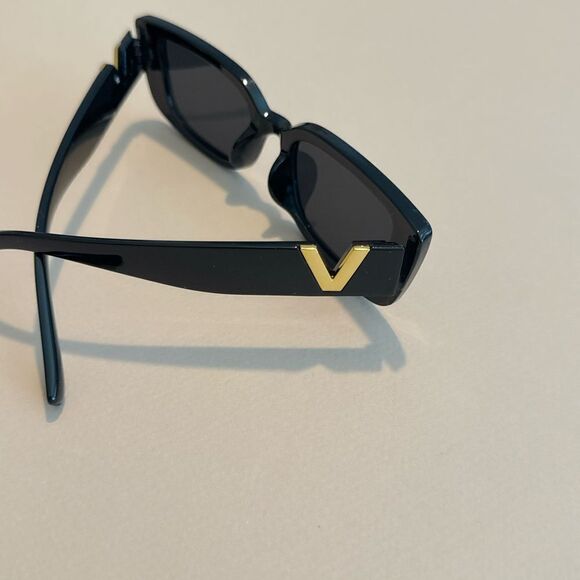 Black and Gold Sunglasses C11 - Picture 5 of 6